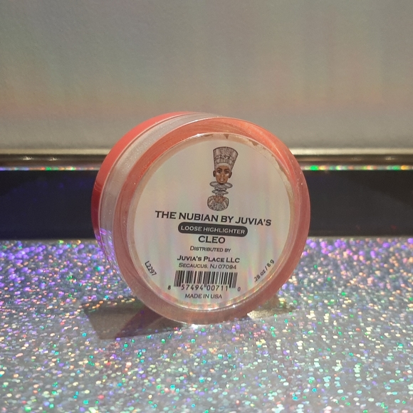 Juvia's Place the Nubian Loose Highlighter in Cleo - Picture 2 of 2